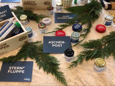 AWO-Winterbasar: Tannenduft & Taschenaschenbecher